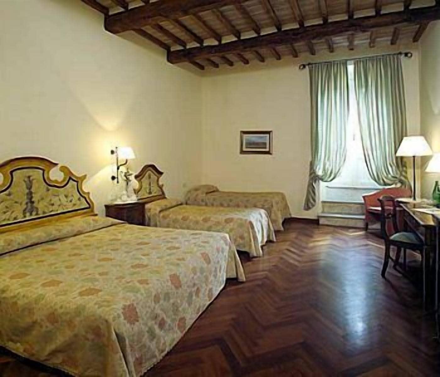 Hotel Fortuna เปรูจา ภายนอก รูปภาพ