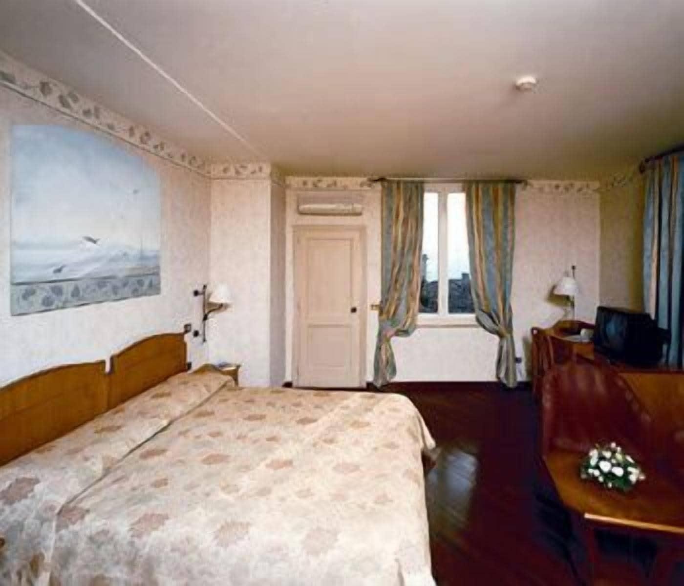 Hotel Fortuna เปรูจา ภายนอก รูปภาพ