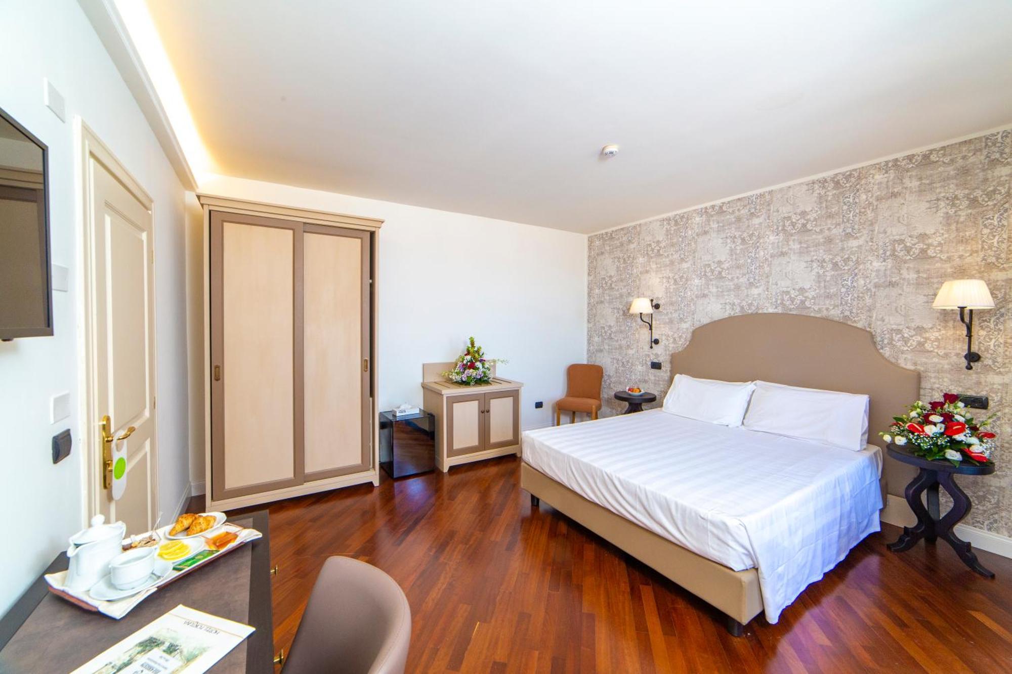 Hotel Fortuna เปรูจา ภายนอก รูปภาพ