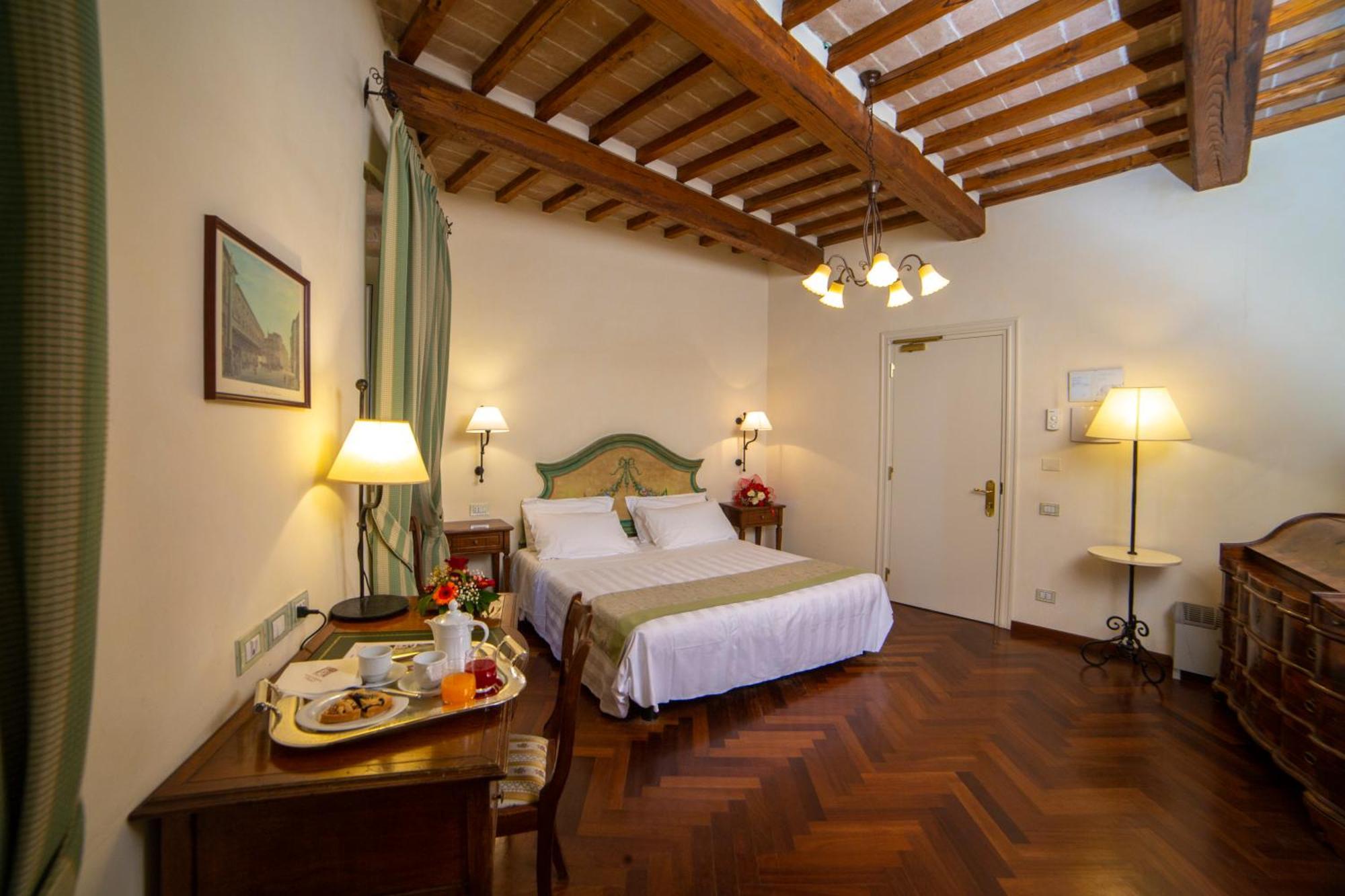 Hotel Fortuna เปรูจา ภายนอก รูปภาพ